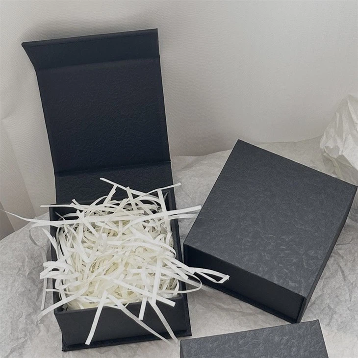 Custom Magnetic Boxes Wholesale